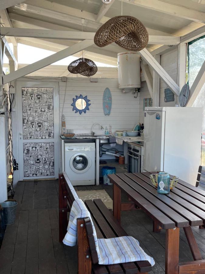 Sea Caravan/Camper On The Beach Kiten  Exterior photo